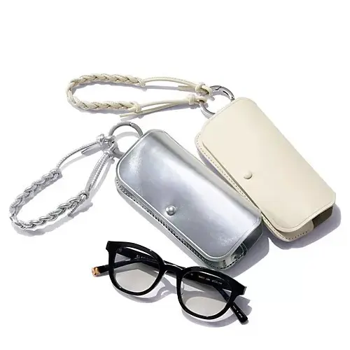 夏の着こなしに活躍 ! 大人に似合うサンの画像_4