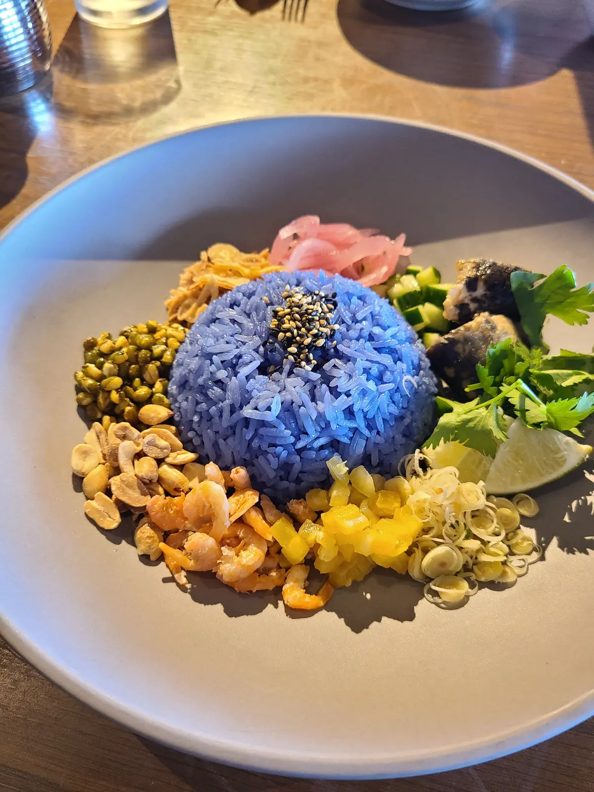 青いご飯に衝撃！の画像_1