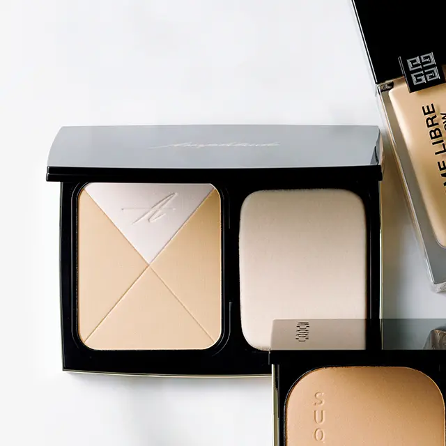 アンプリチュード コンプリートフィット パウダーファンデーション