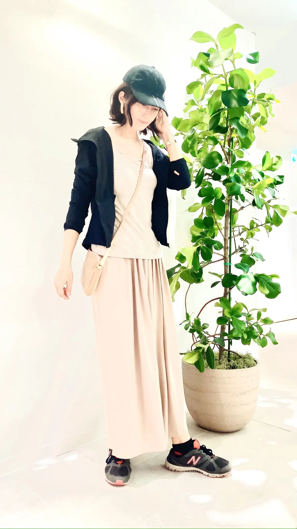 GUベージュパンツでスポーツミックスコーの画像_3