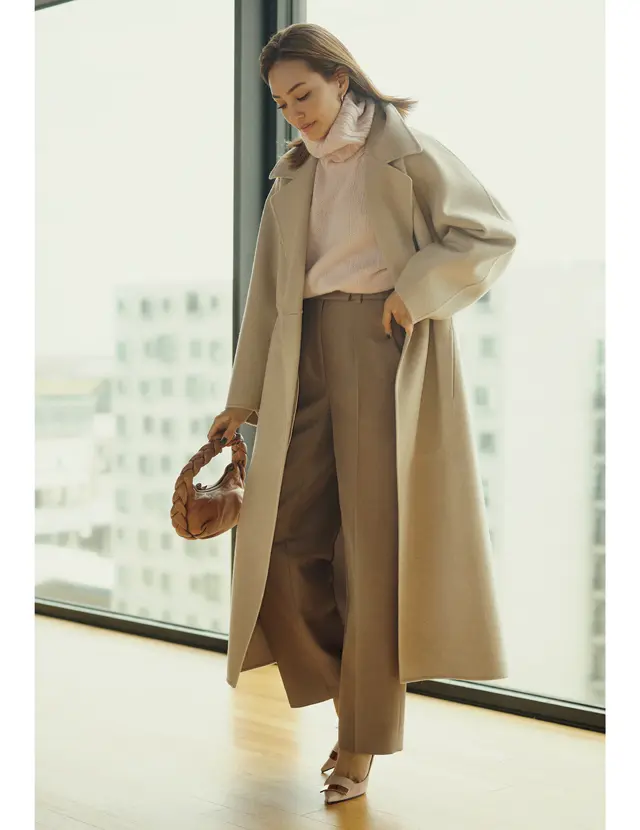 ebure　エブール　立ち姿を美しく整えて見せるほどよい太さのストレート