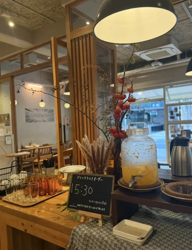 ネイビー×ブラウンで秋色コーデ。神戸おしの画像_8