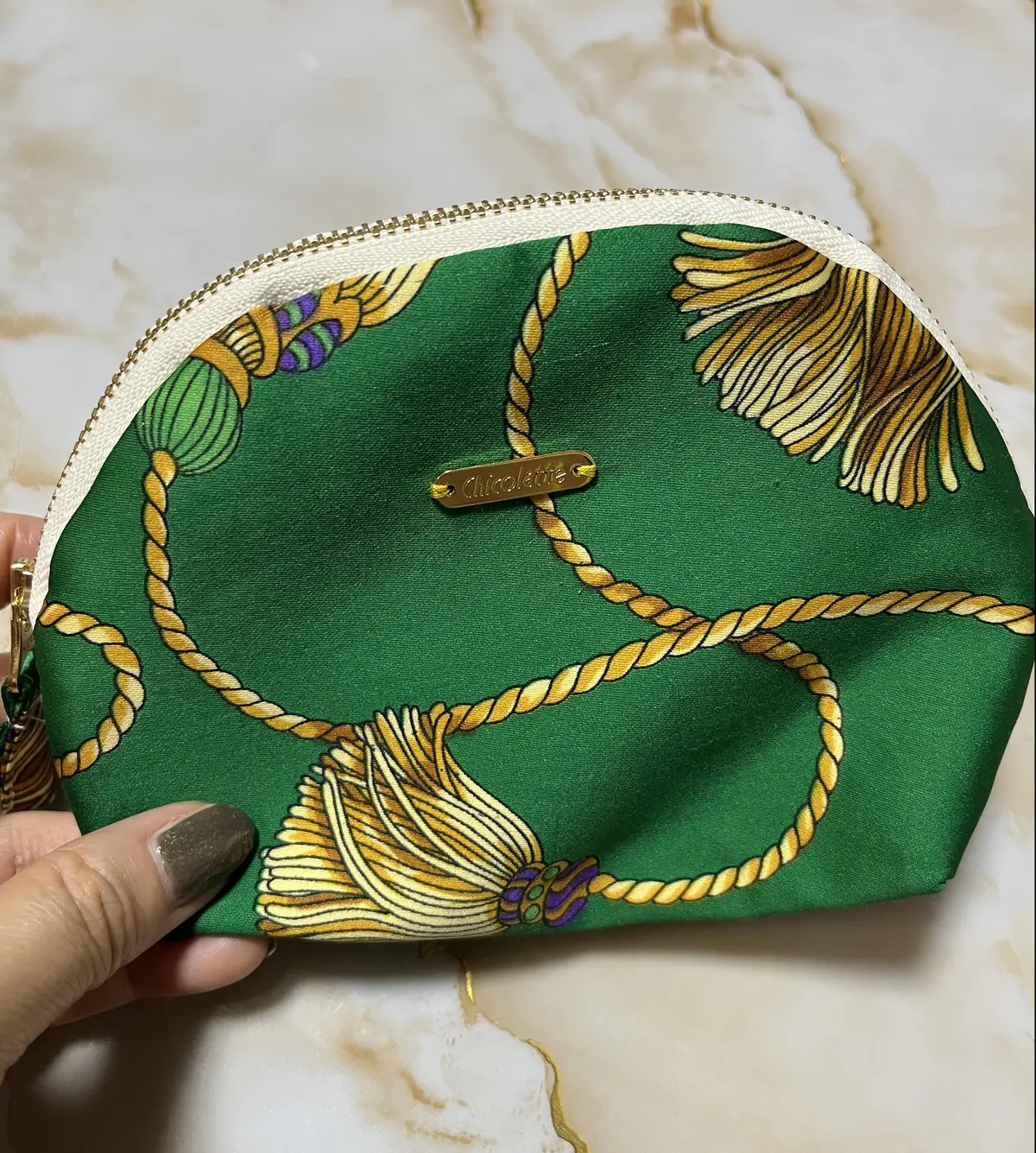 スカーフ柄のポーチの画像_1