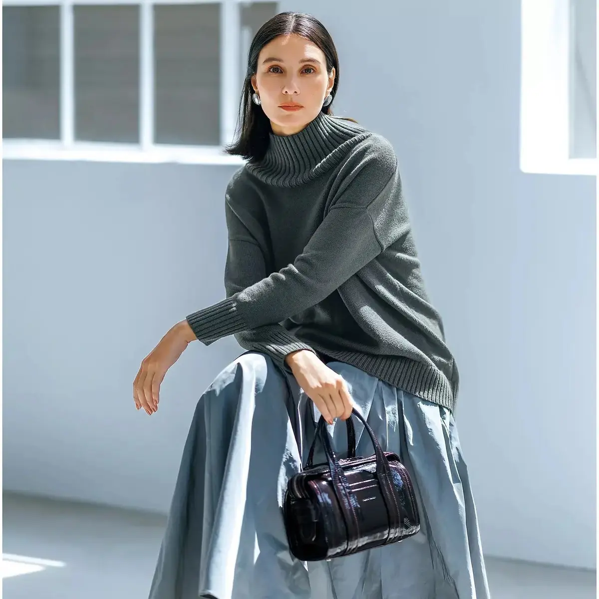 50代がニットを素敵に着こなすには？”ネックデザイン別” 冬のニット7選