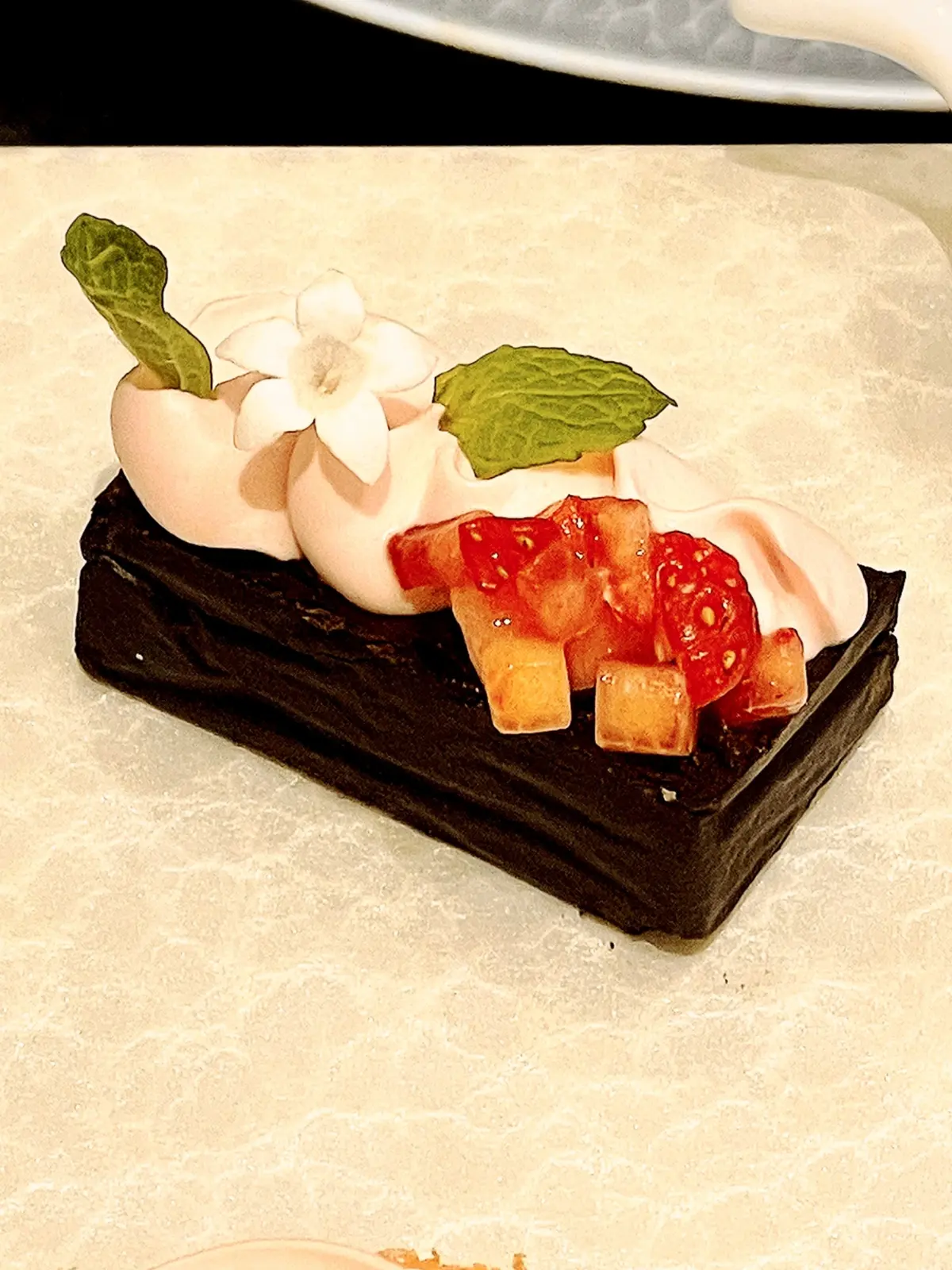 東京會舘、本舘、東京會舘本舘、テリーヌ、チョコレートテリーヌ、苺チョコレートテリーヌ、ブラックチョコレート、ブラックチョコレートテリーヌ、カカオ83%、フリーフロー