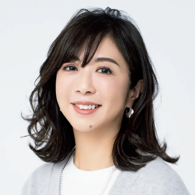 MIXパーマをあわせて、ボリュームミディアムヘアを実現【50代髪型・ヘアスタイル】