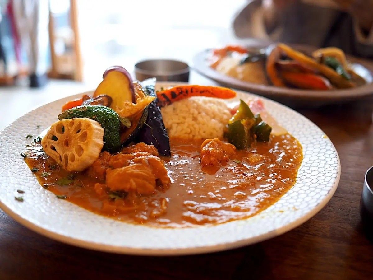 たっぷり揚げ野菜　KIKAカレー　副菜２種類　