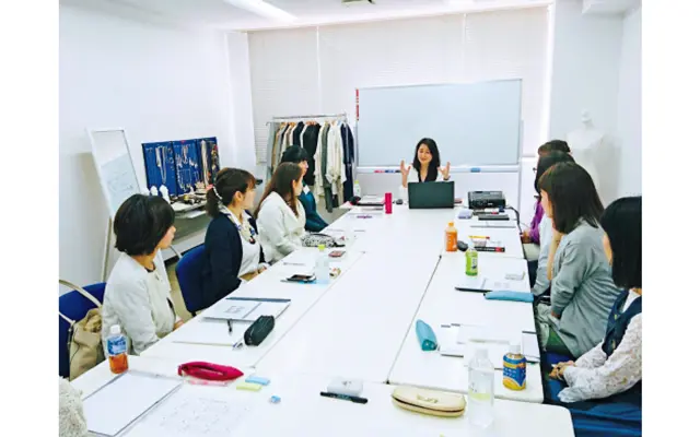 骨格診断アドバイザーの講師として活躍