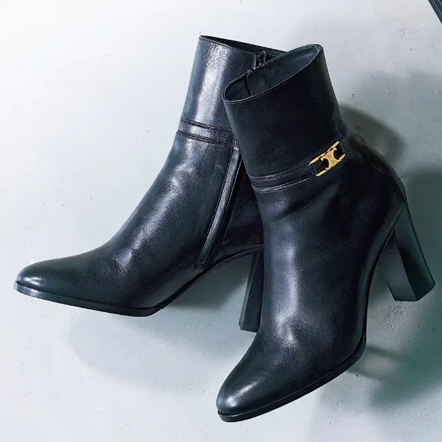 セリーヌ バイ エディ・スリマンのショートブーツ