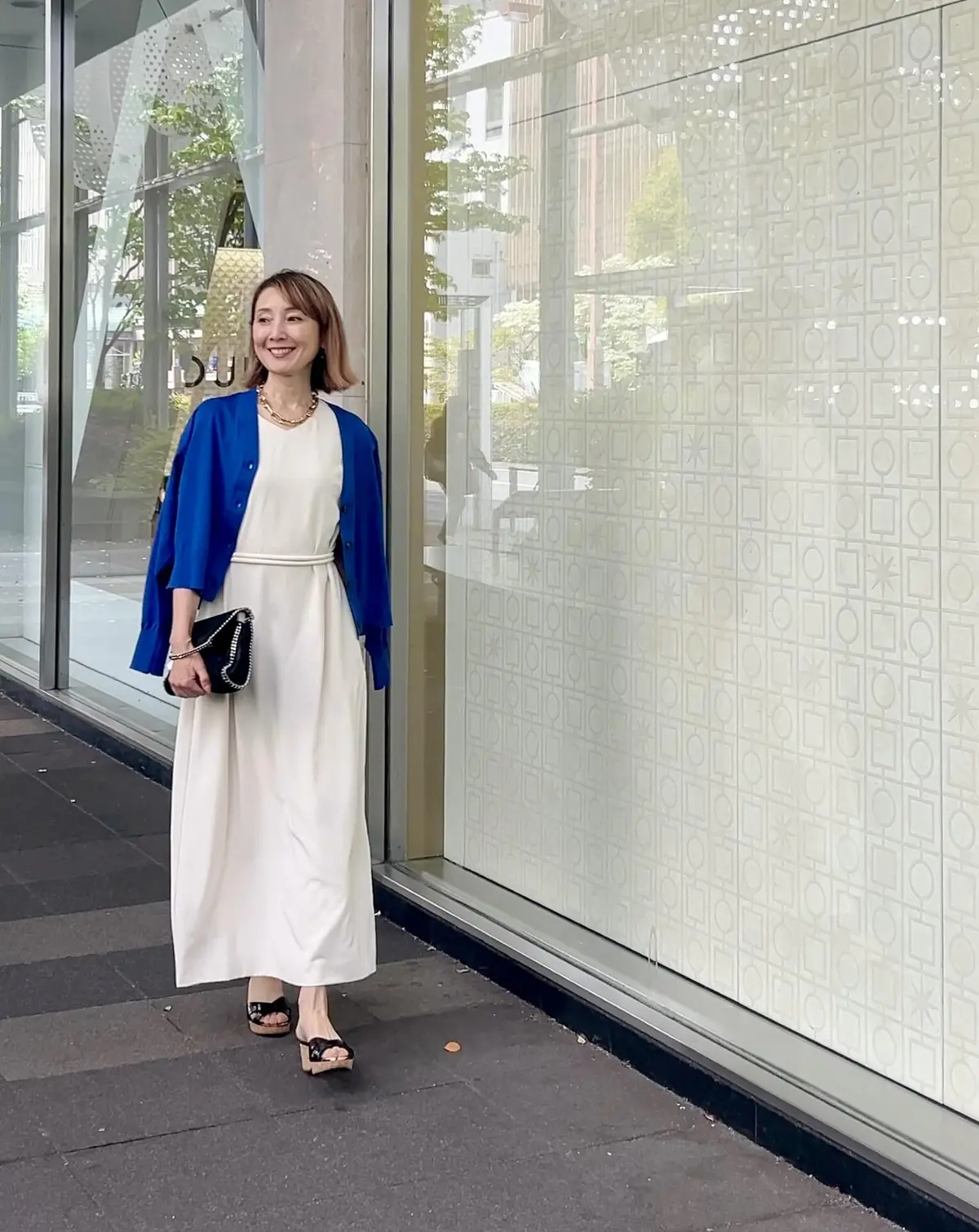 V開きで首元すっきり！E by eclaの画像_15