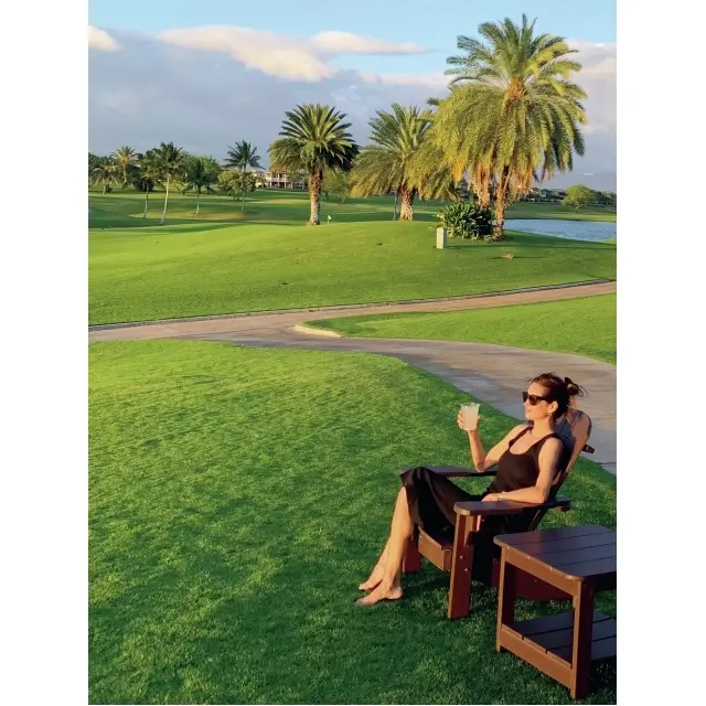 少しだけセクシーな気分になりたいときのためのブラックドレス