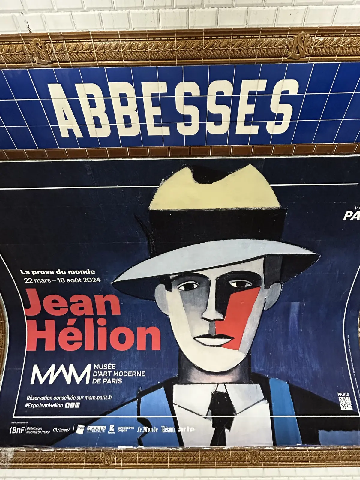 パリ　モンマルトル　歩き方　アクセス