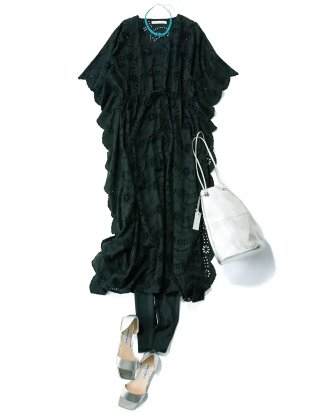 カジュアルなカフタンでこなれ感を