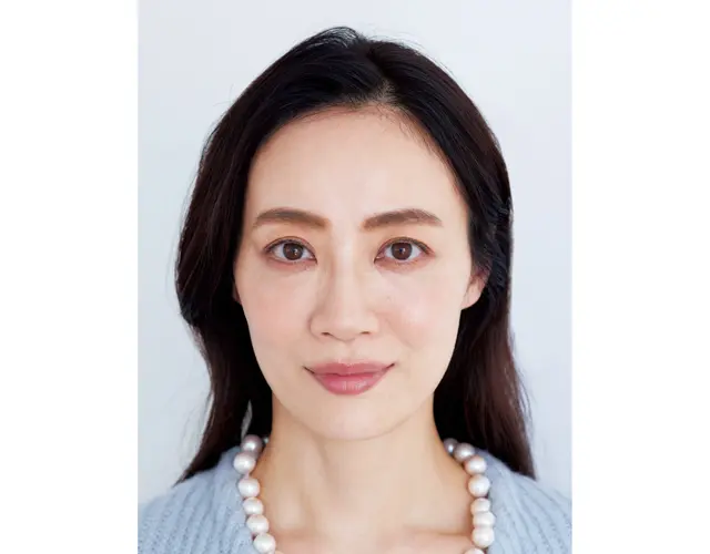 眉を整えることが必須世代のアラフィー。整え方しだいで見え方がこんなに違う!