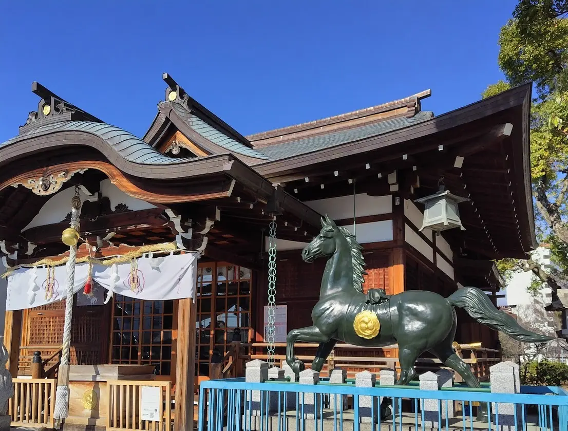 神明八幡神社　神馬　勝負事の神さま