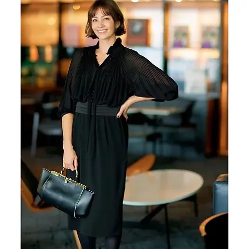 L’UNE プリーツトップバックサテンドレス ￥79,200