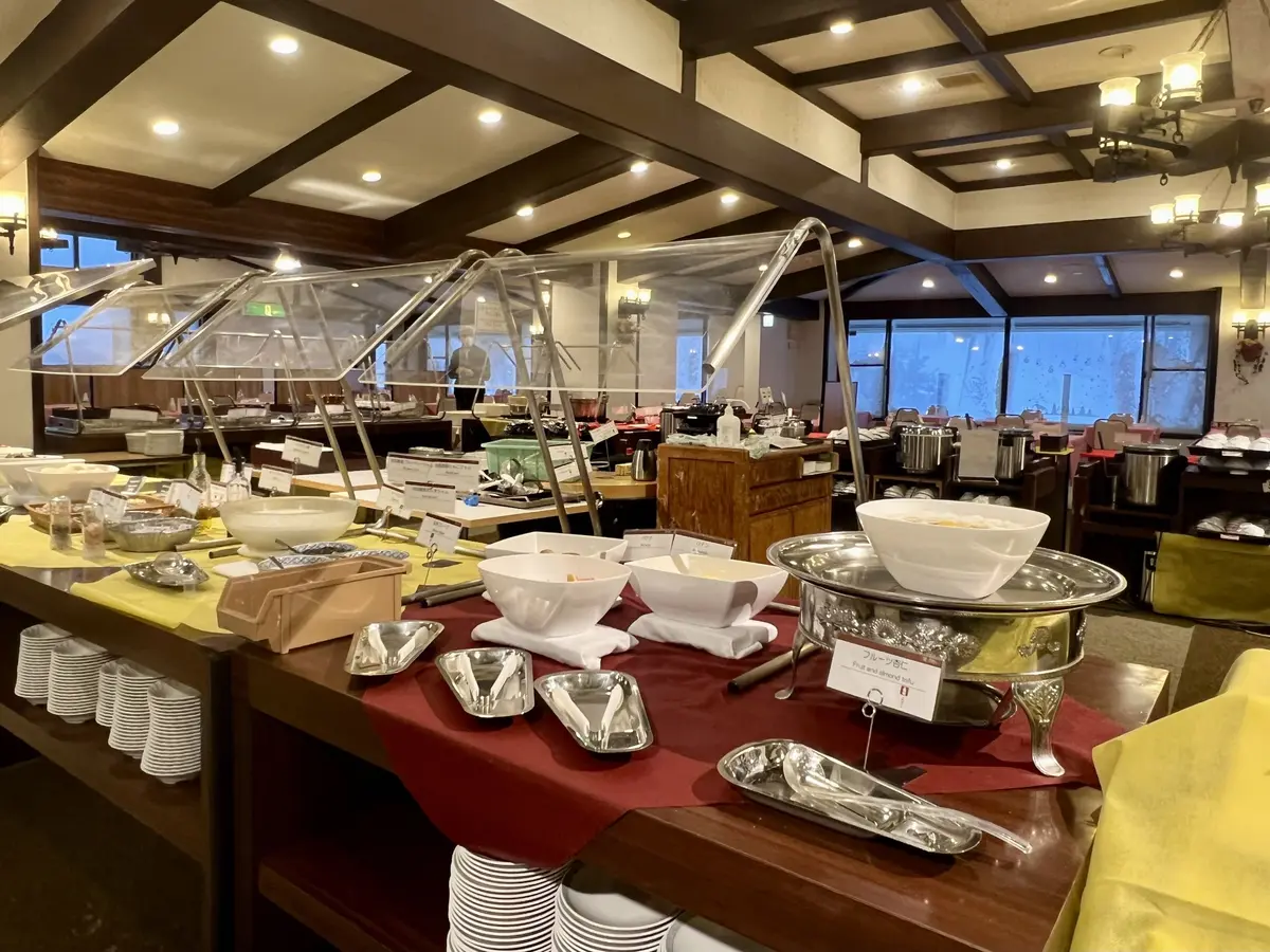 万座プリンスホテルのレストラン「しゃくなげ」