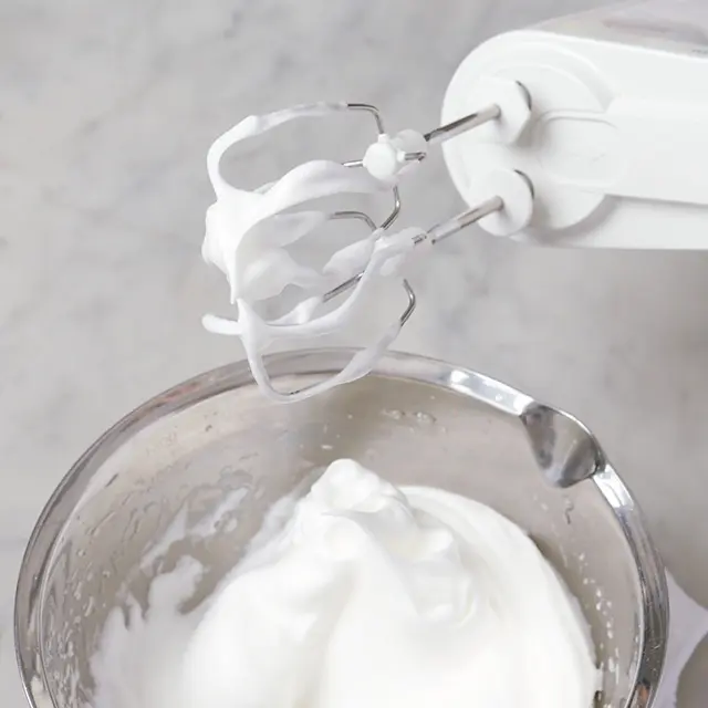 このようにピンと角が立つようになったら