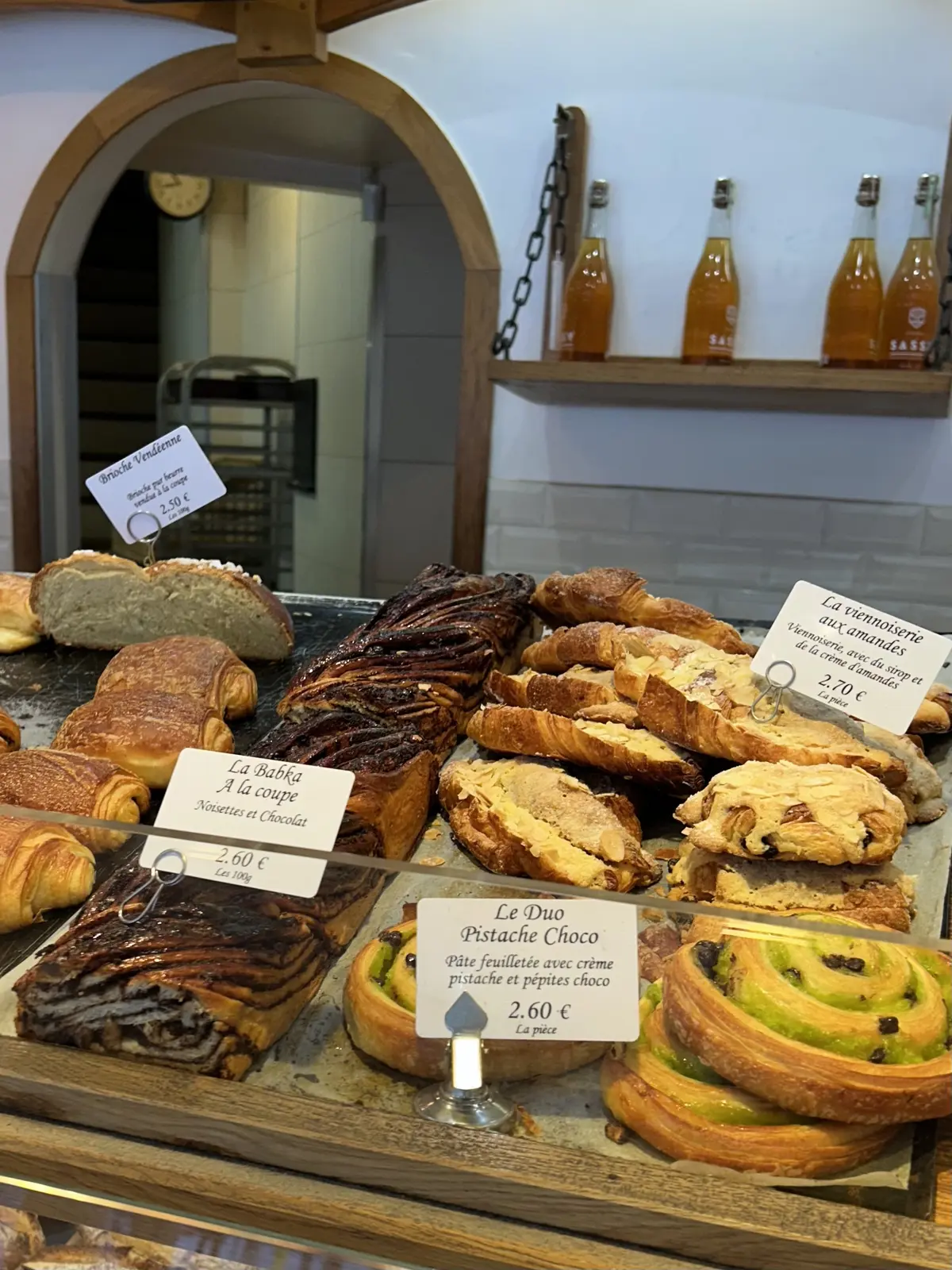 パリ　クロワッサン　美味しい　　クロワッサンオザマンド