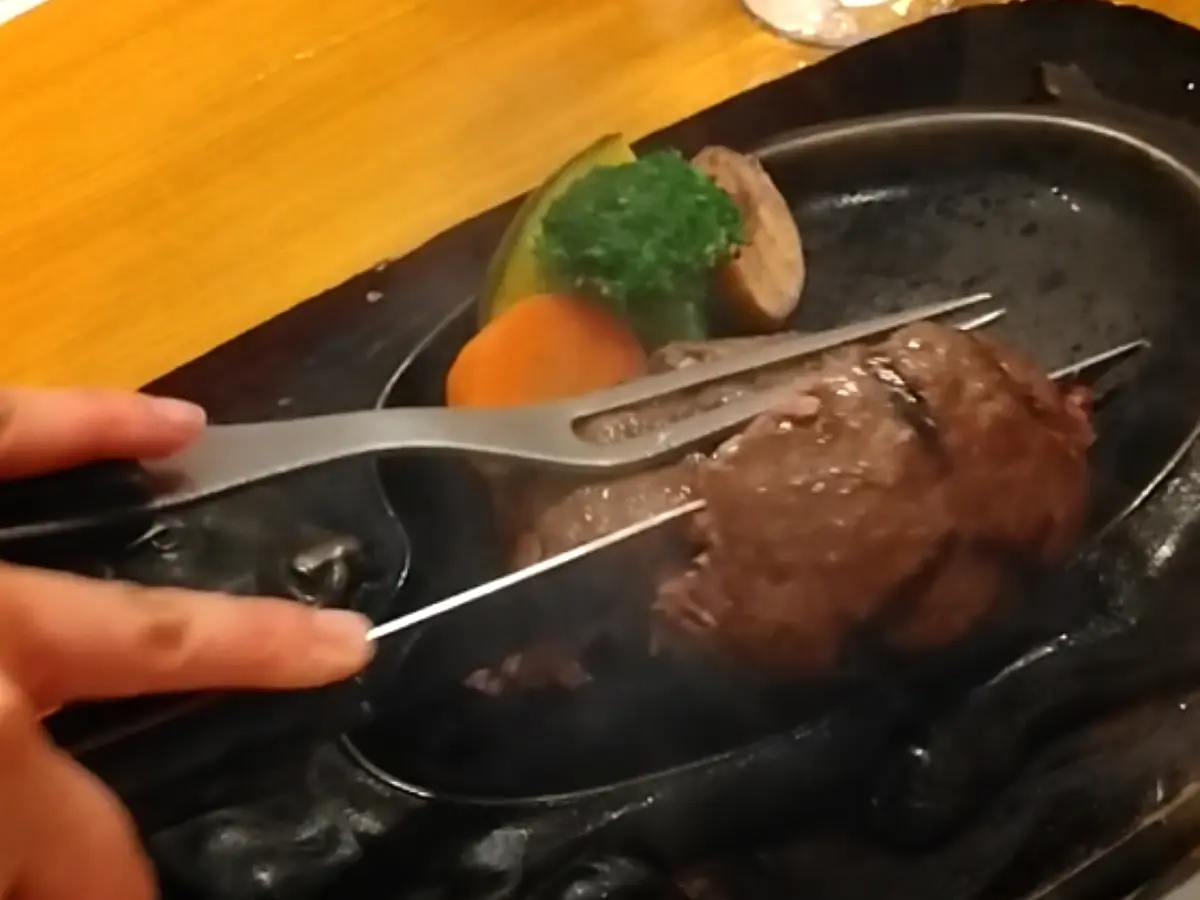 300分待ち?! 静岡で有名なあのハンバの画像_6