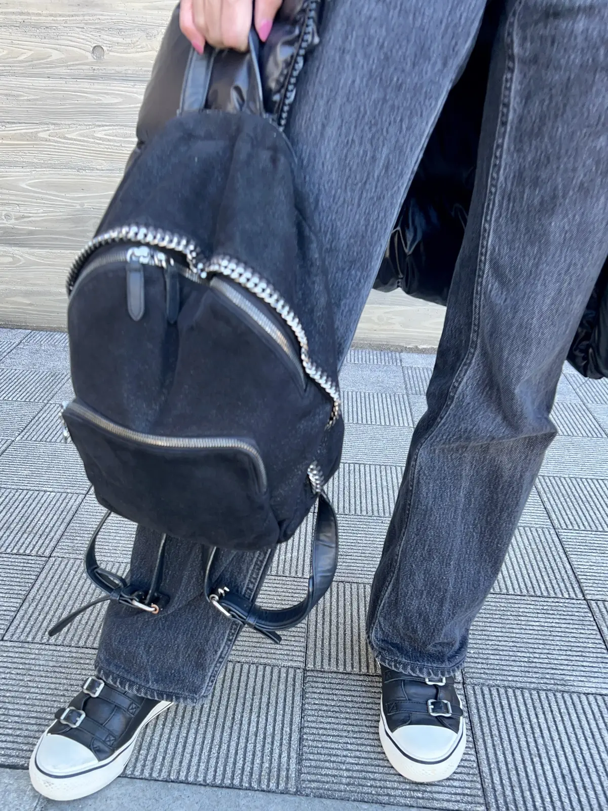 開運コーデ12 黒のダウンジャケットの垢の画像_8