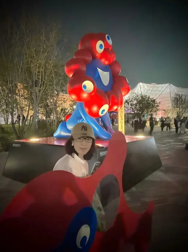 東ゲートミャクミャク