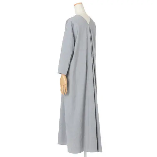 日常を華やかに彩る素材とシルエットが秀逸の画像_2