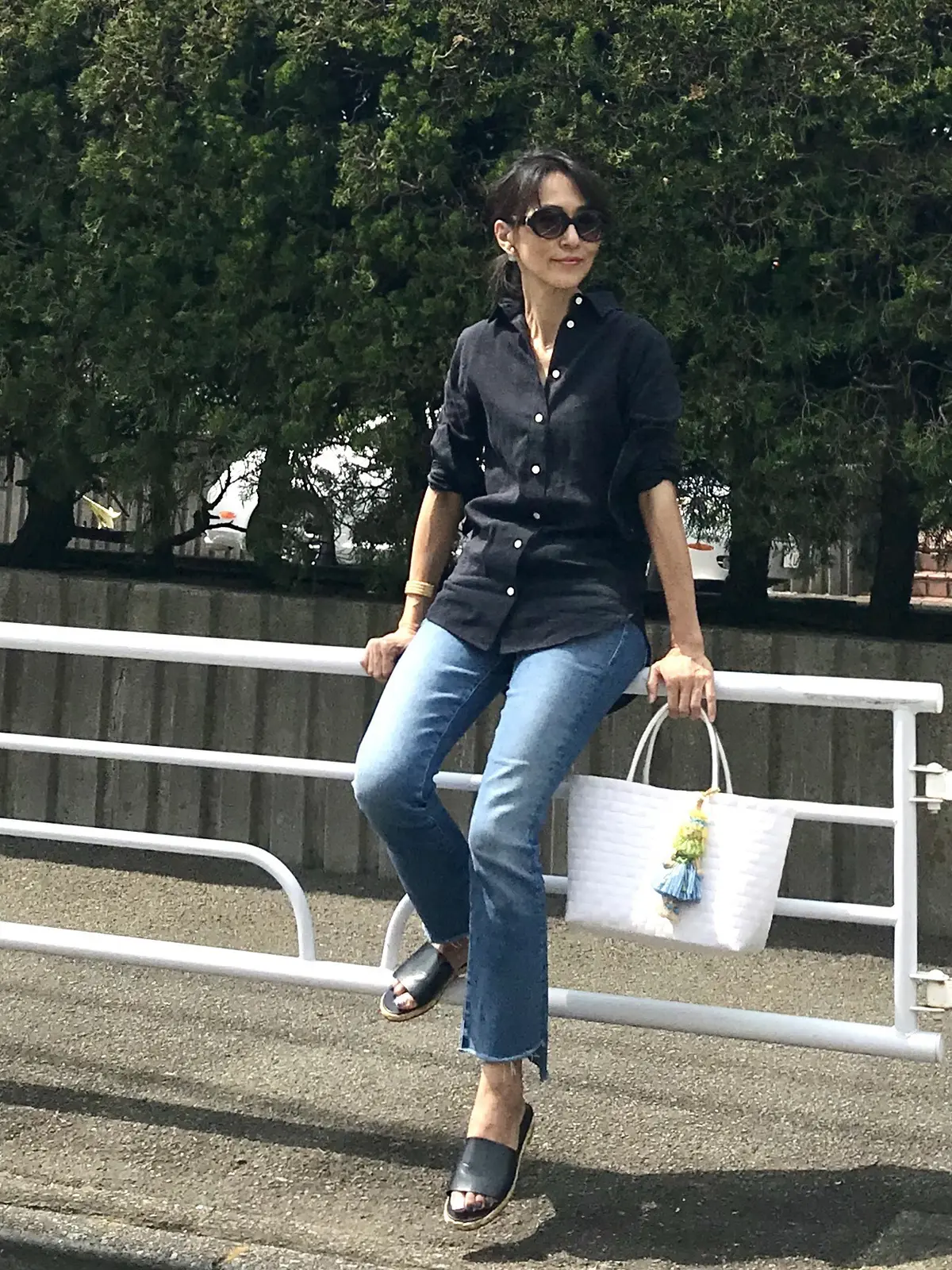 マディソンブルーのシャツ