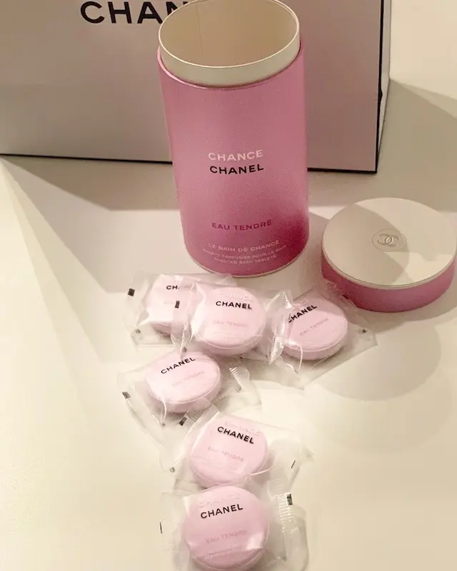 CHANEL シャネル　バスタブレット