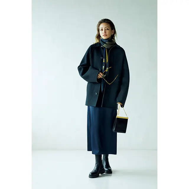 エレガントな黒の質感を ミニマムなデザインで堪能