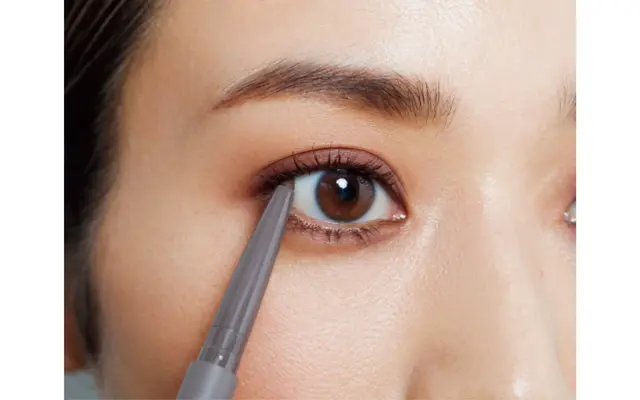 マットなブラウンをインラインに