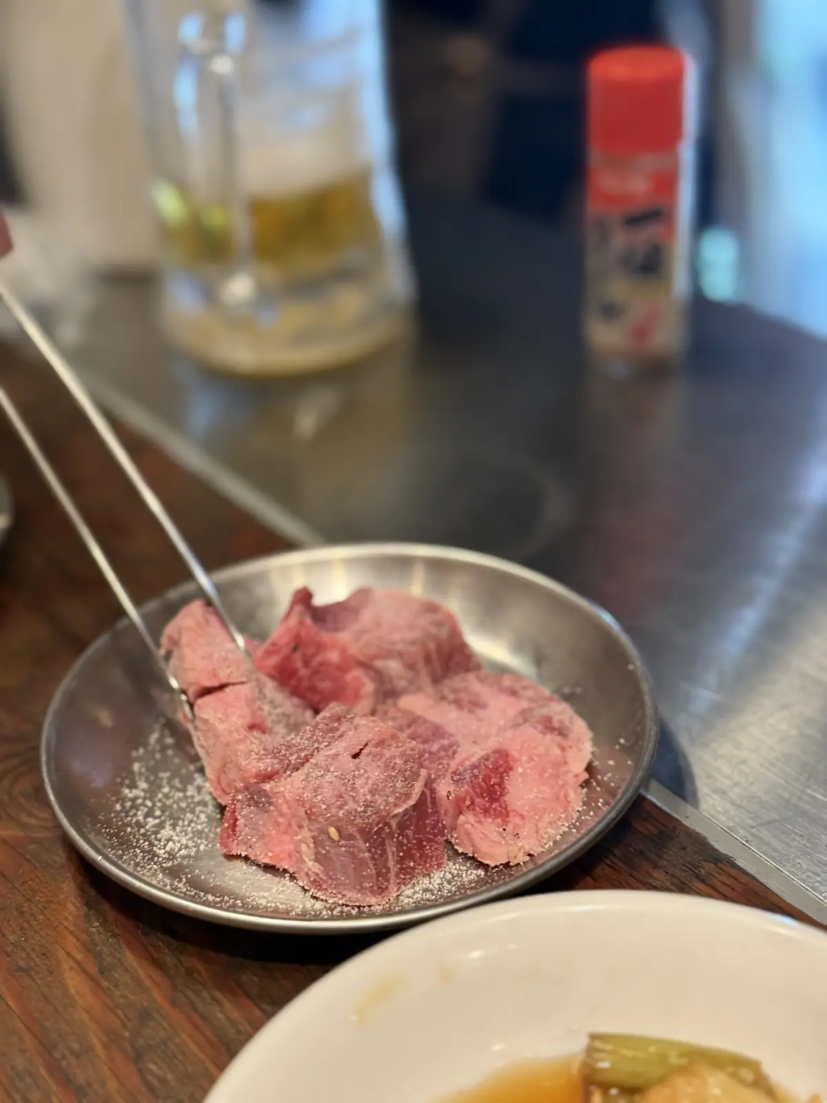 天満の人気店　電撃ホルモン　ツギエ　焼肉　大阪　天満　立ち飲み屋　スタンディング焼肉　