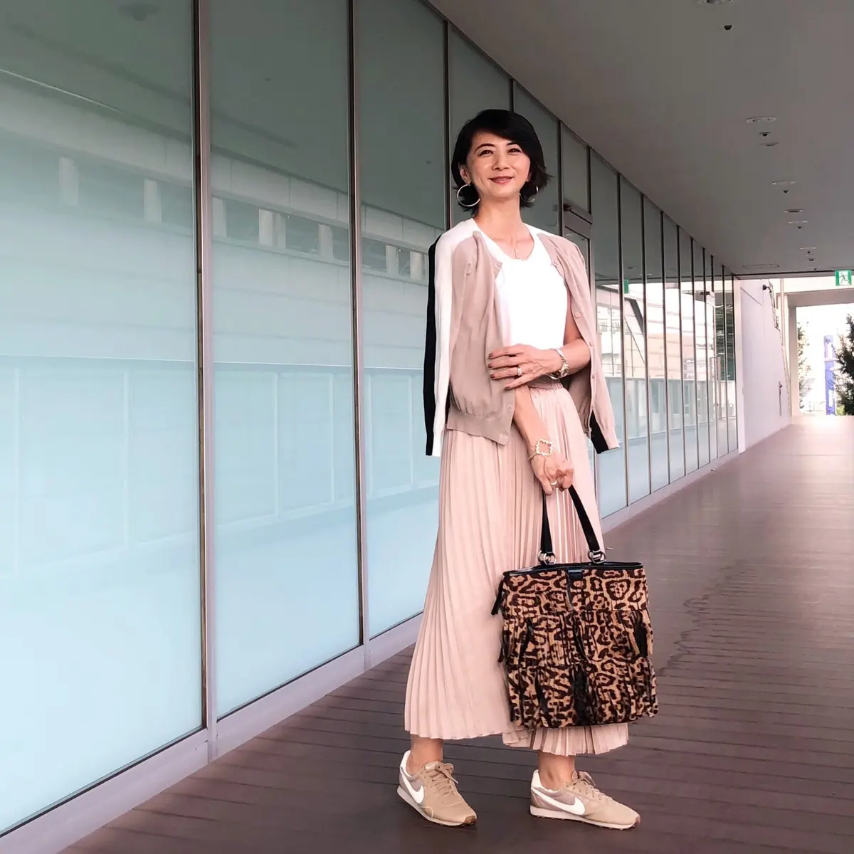 スポーティー・ベージュコーデの画像_1