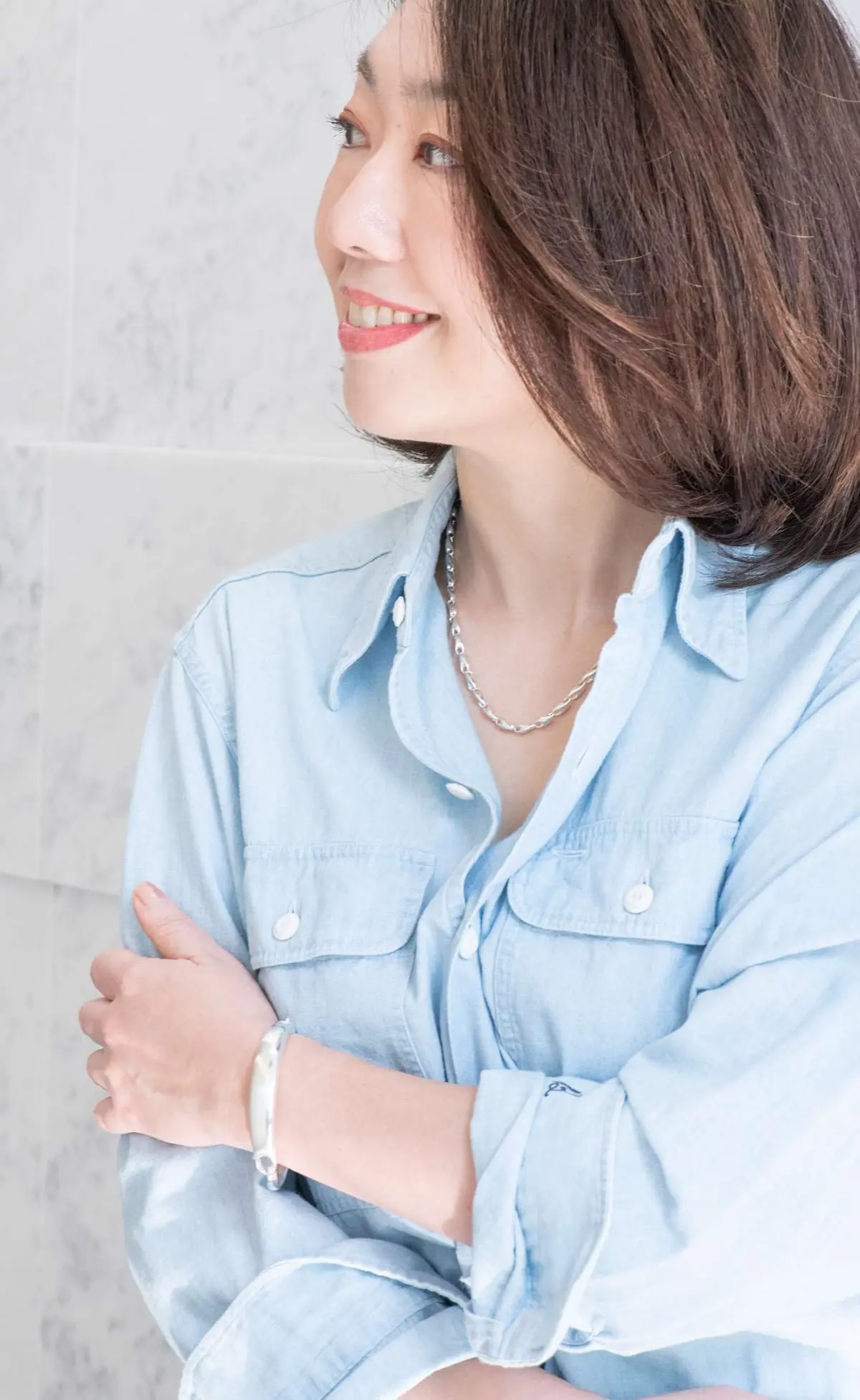 シルバーのネックレスと、バングルは、相性抜群