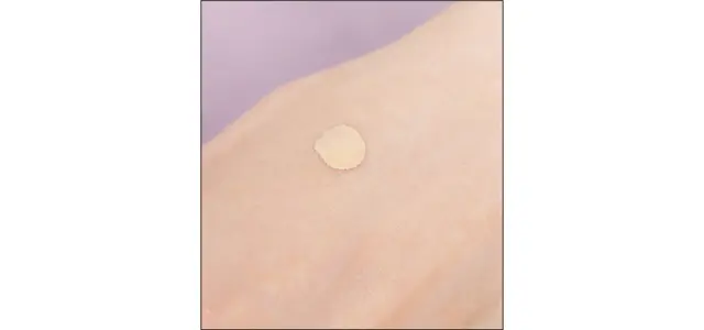 ファンデーションはほんの少量でOK