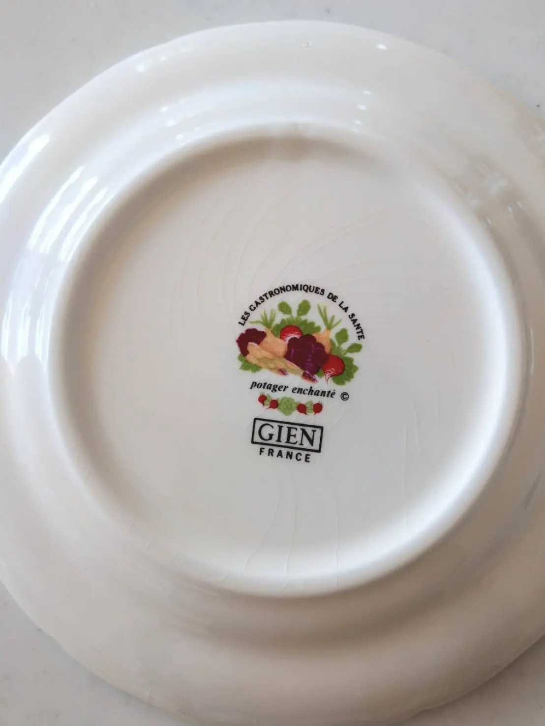 お皿の裏も可愛い、ポタジエ·アンシャンテのシリーズ♪