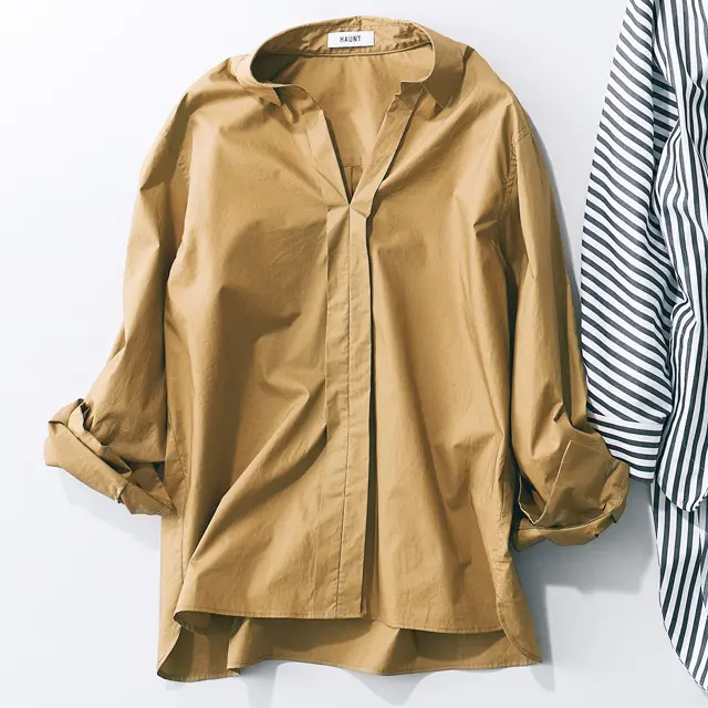 テラコッタカラーの綿シャツ