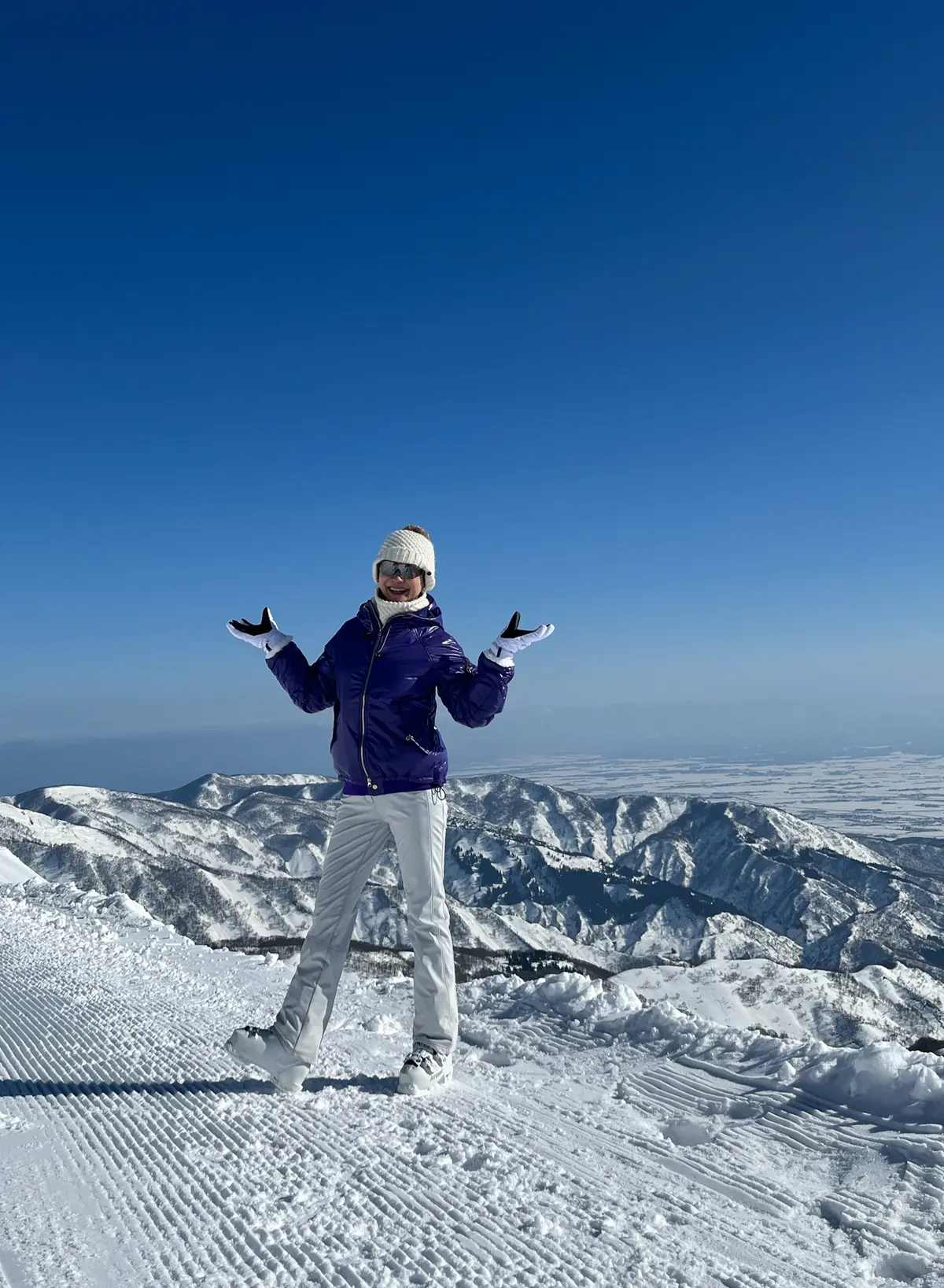 限りなく広がる青い空と白銀の山々、春スキの画像_2