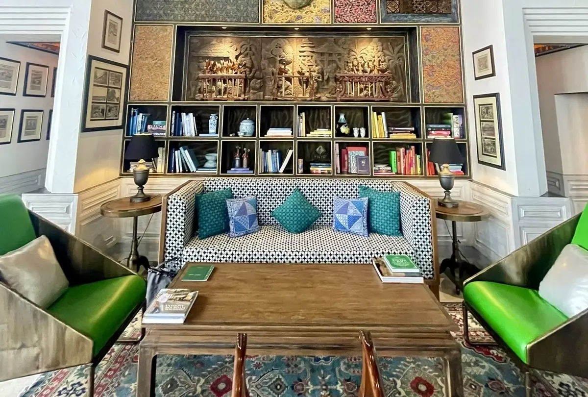 ライブラリーラウンジ