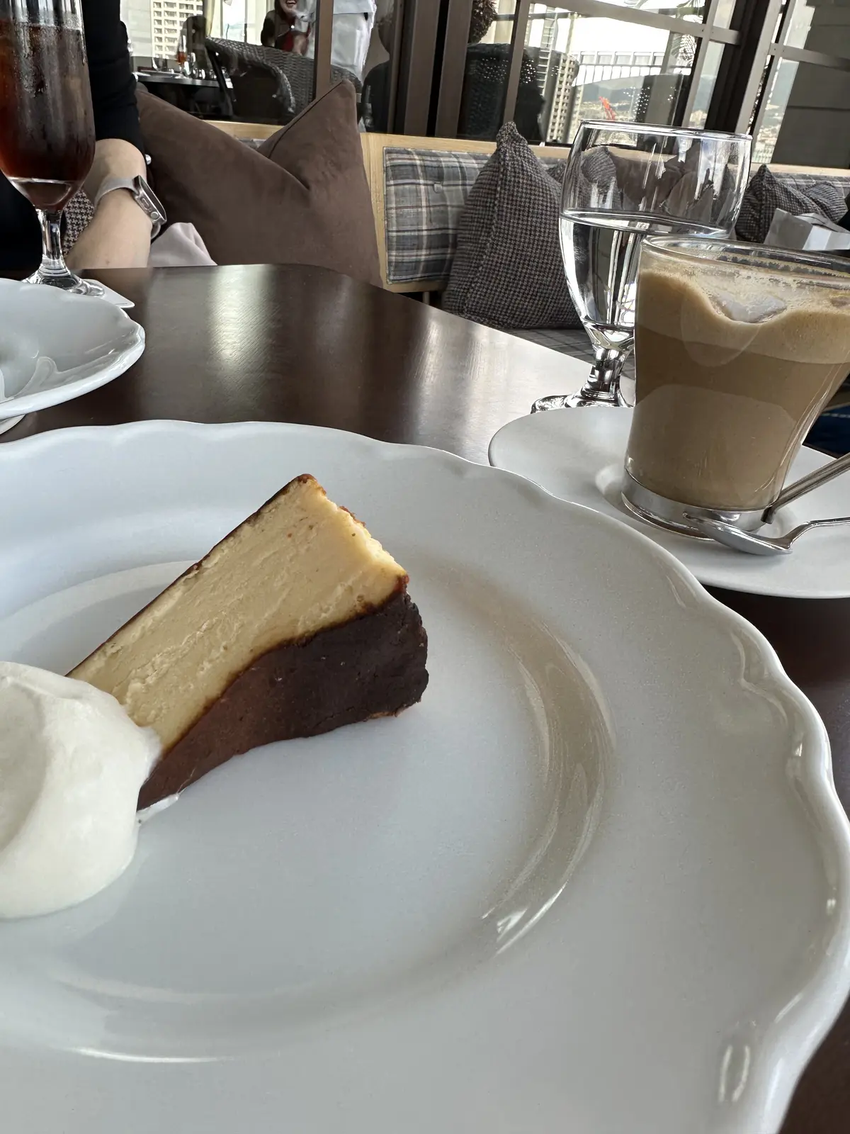 今季更新したグリーンのスカートの画像_8