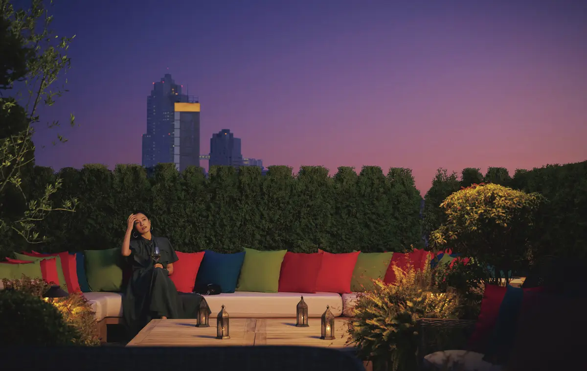 コートドレスで 　　マジックアワーに酔う