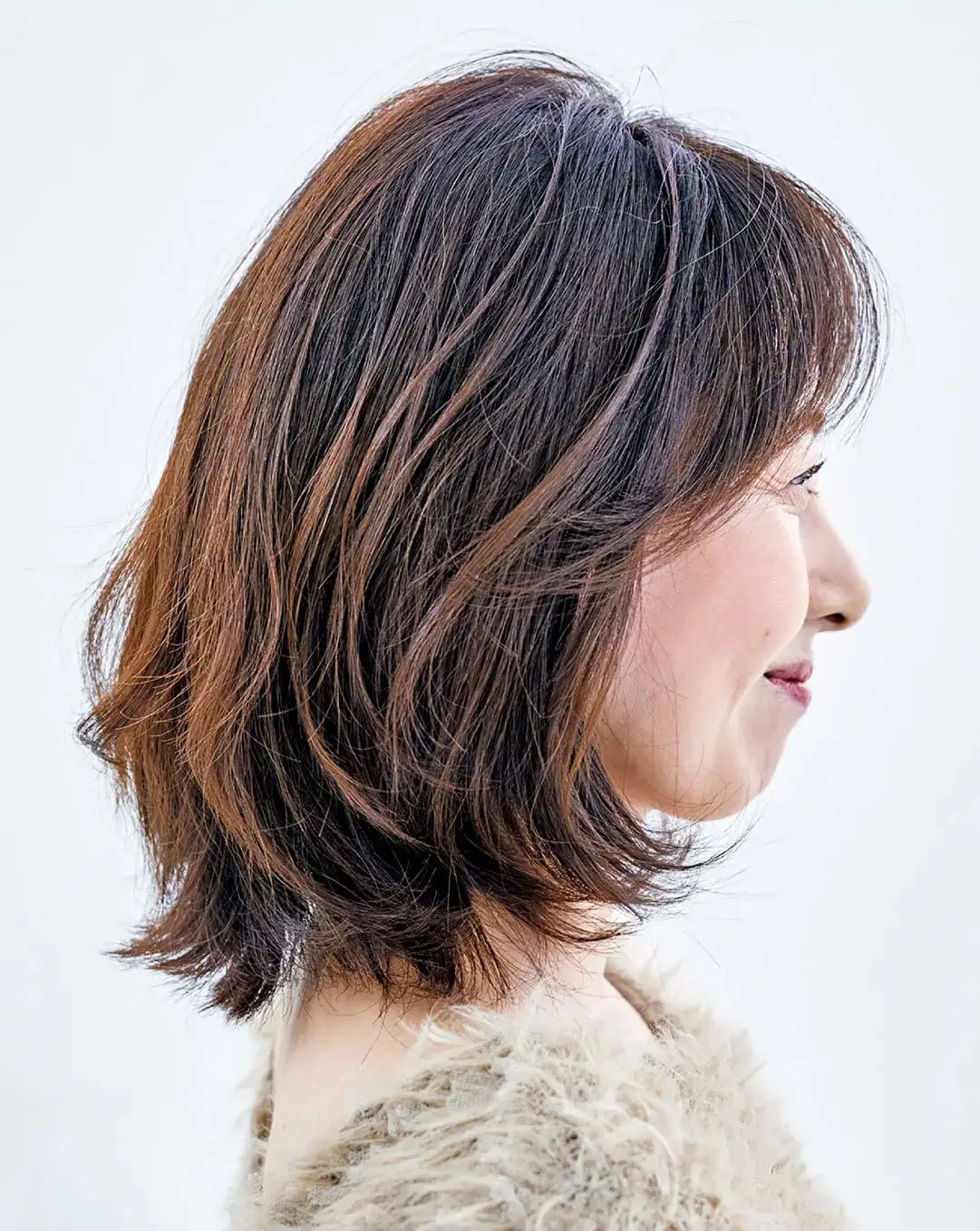 OurAge×Webエクラ  横から見たミディアムヘア　ヘアスタイル