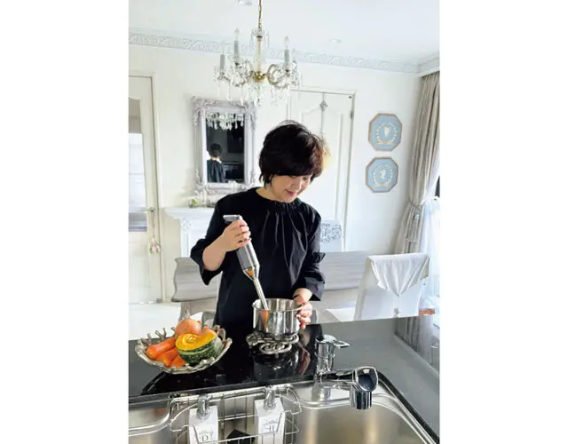 ハンドブレンダーは場所を選ばず使える『クイジナート コードレス充電式ハンドブレンダー』