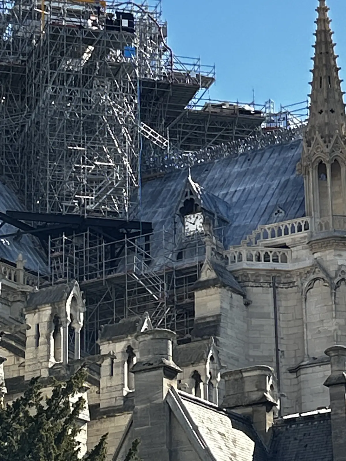 パリ　ノートルダム大聖堂　　火災　 Notre-Dame de Paris