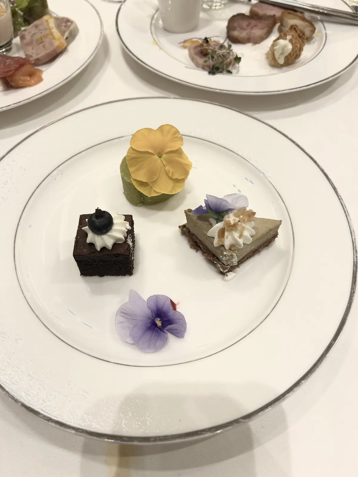 集英社「éclat」 ”ソワレ・ドゥ・エの画像_12