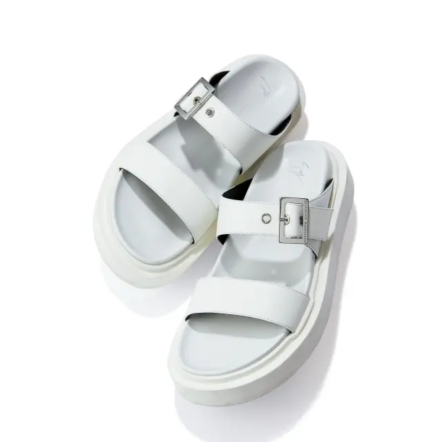 白サンダル　アパルトモン 青山店（ジュゼッペ ザノッティ）　
