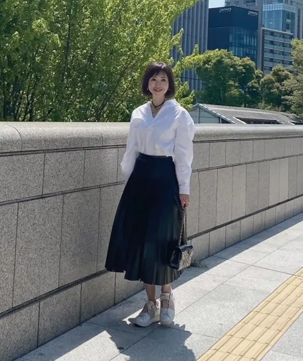 アラフィー華組ブロガー『スニーカーコーデ』大人カジュアルな着こなし