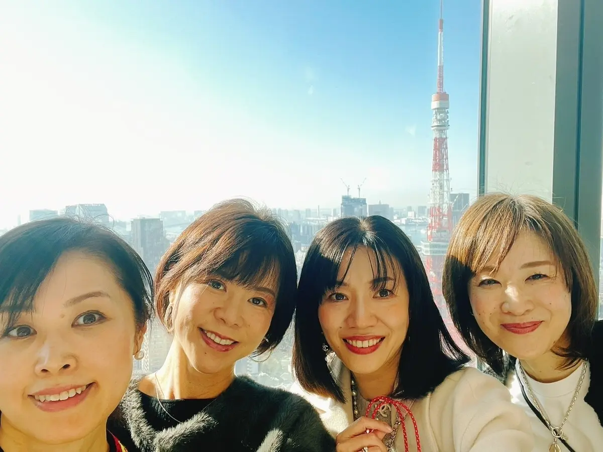 同期4人でハイポーズ