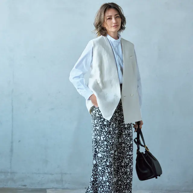 シクラスの白ショートジレのRINA