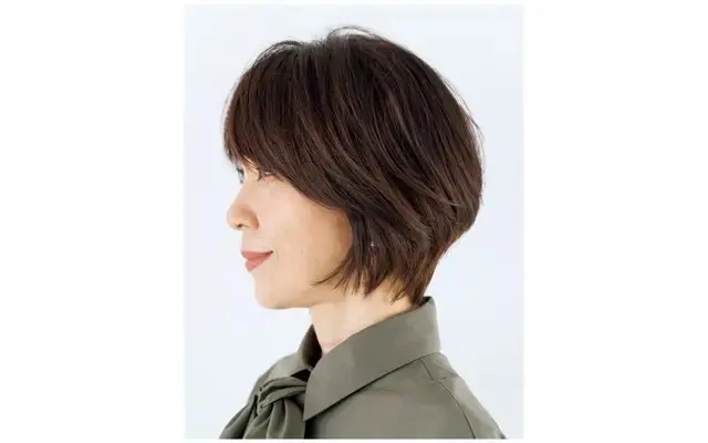 【50代髪型・ヘアスタイル】重さと丸みをキープした“こなれショート”